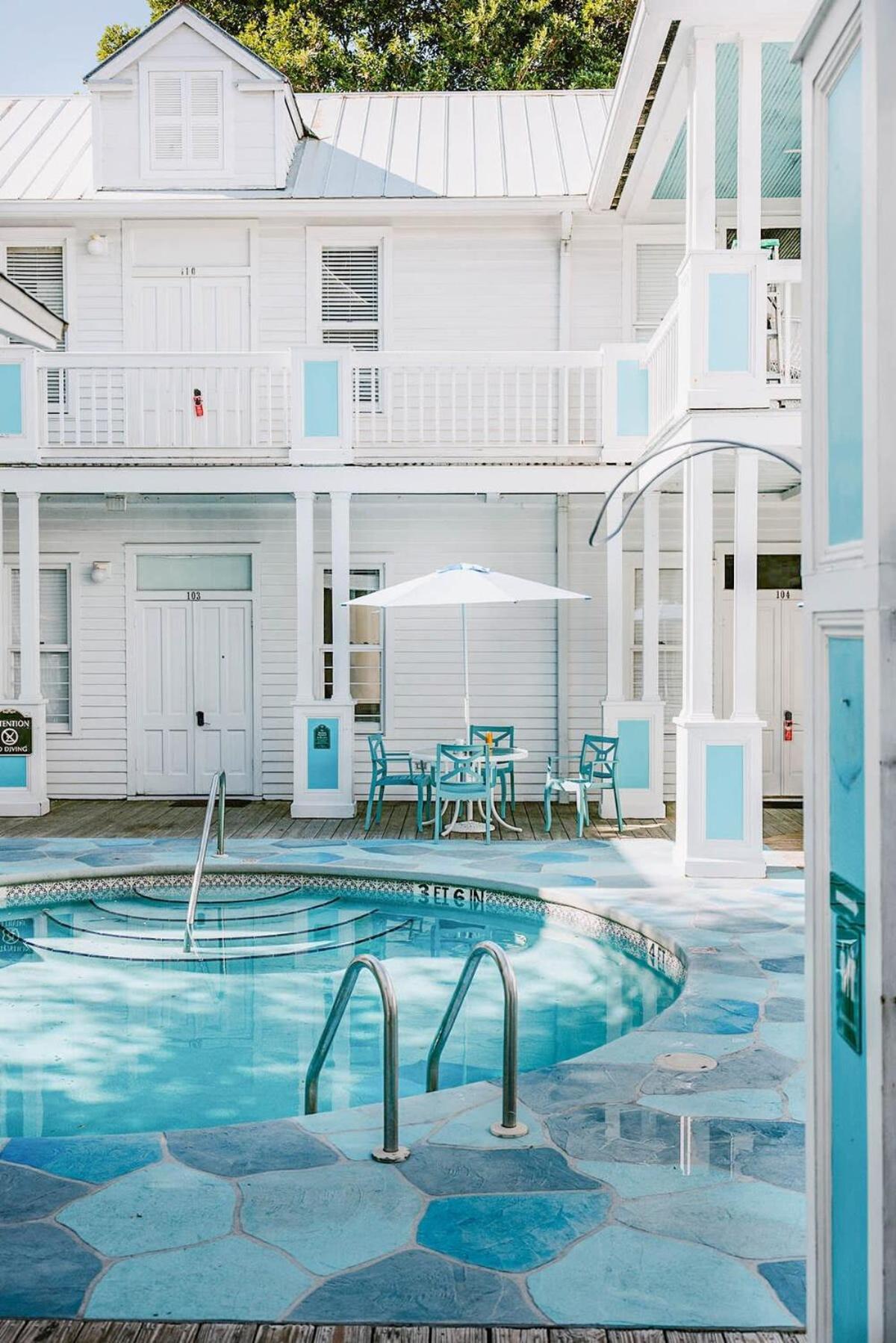 Deluxe King With Balcony - At James House With Parking! Key West Exterior photo
