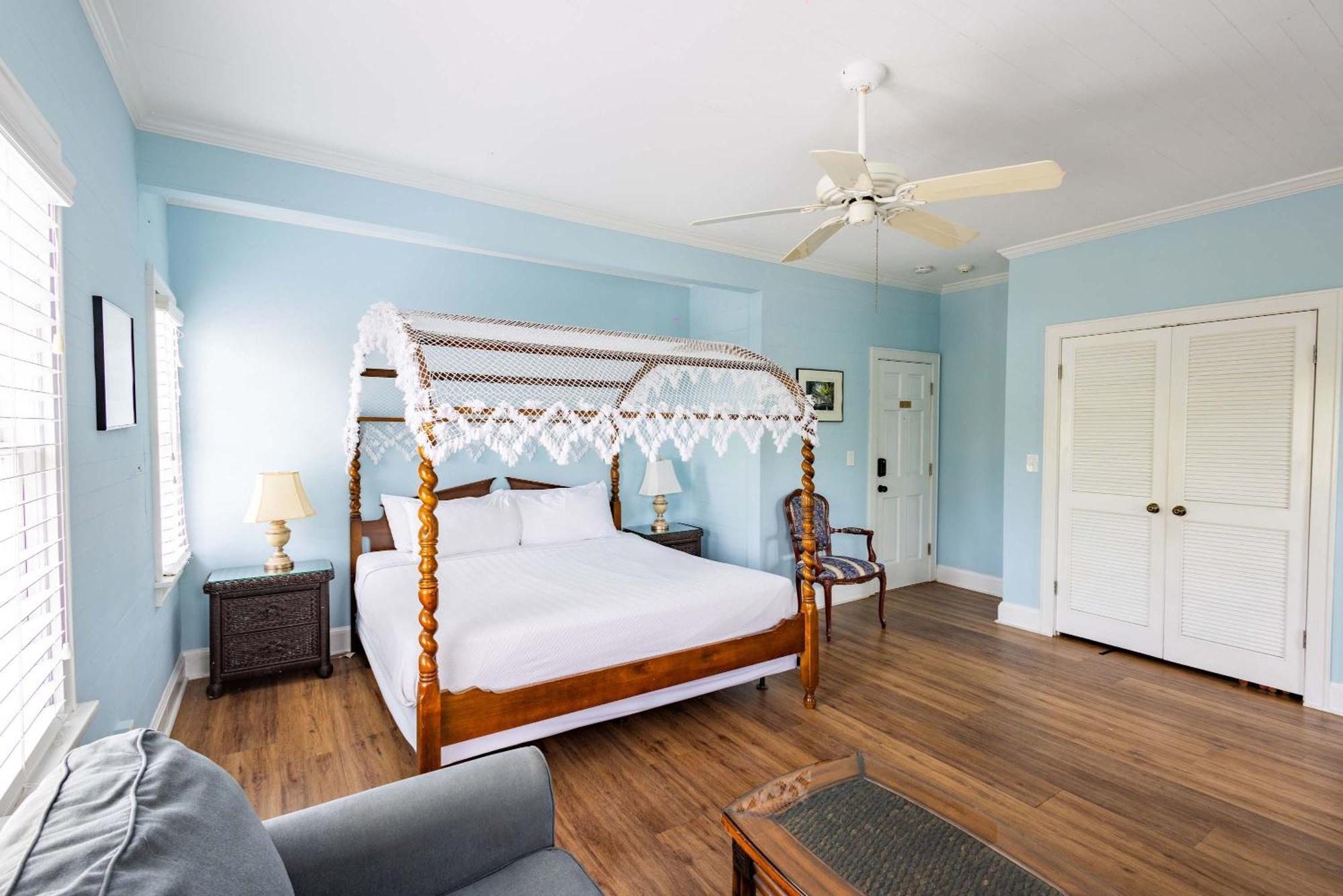 Deluxe King With Balcony - At James House With Parking! Key West Exterior photo